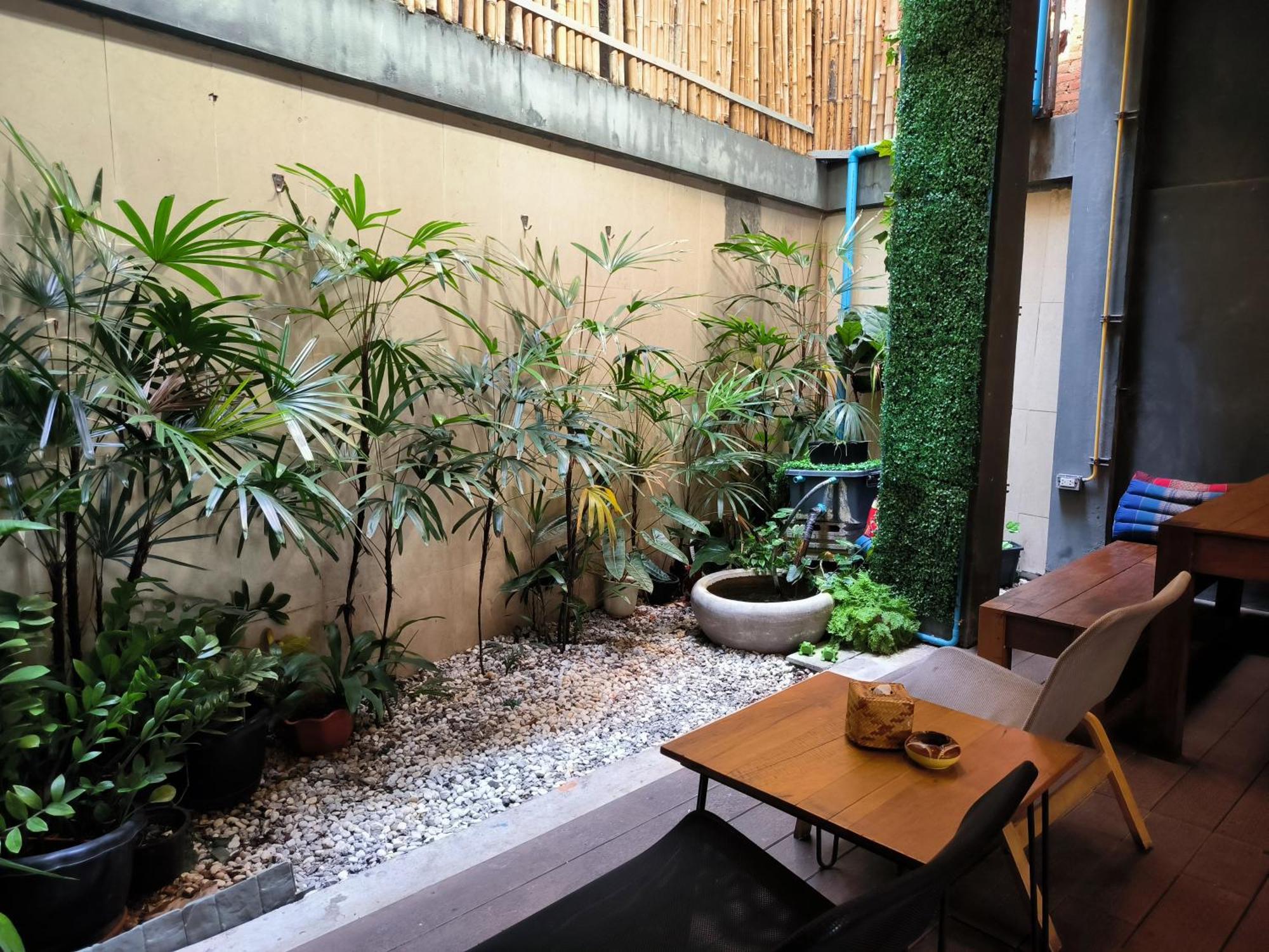 Whereder Poshtel Udonthani Kültér fotó