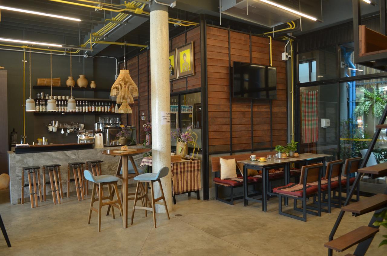 Whereder Poshtel Udonthani Kültér fotó