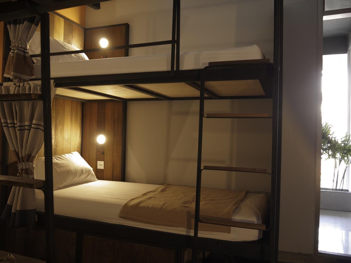Whereder Poshtel Udonthani Kültér fotó