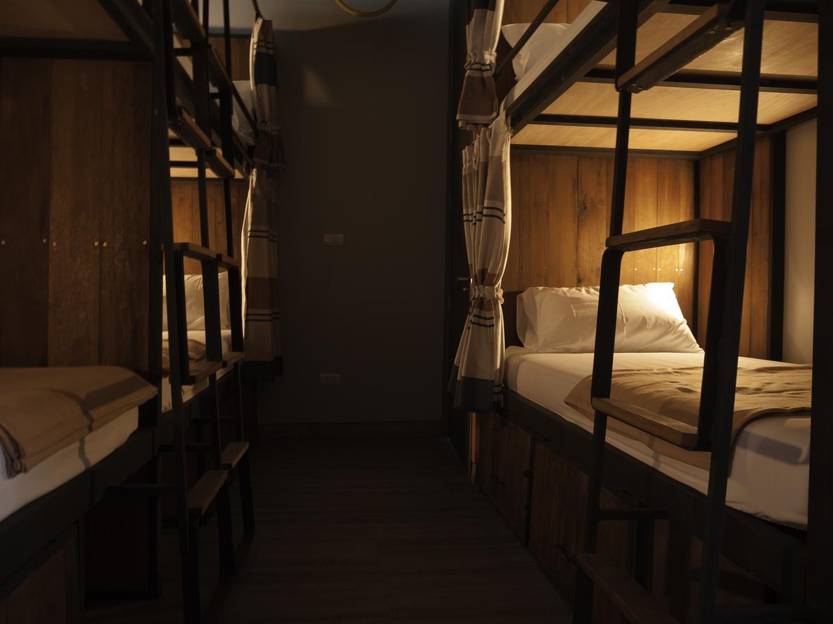 Whereder Poshtel Udonthani Kültér fotó